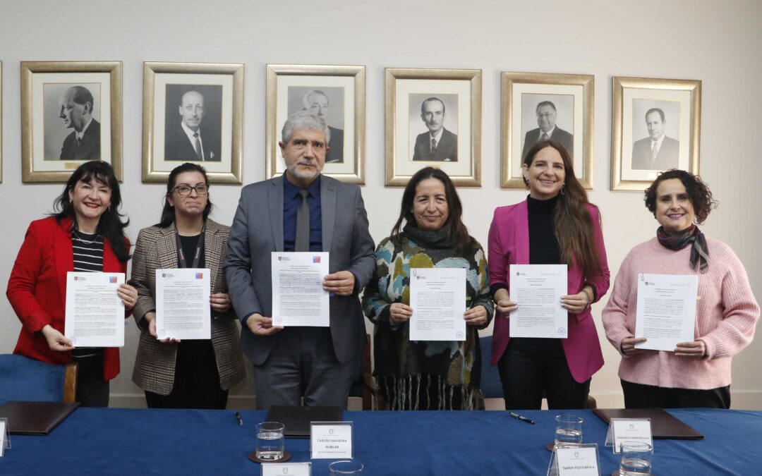 UdeC firma convenio con Fundación Antonia y SernamEG para atender a víctimas de violencia de género y discriminación